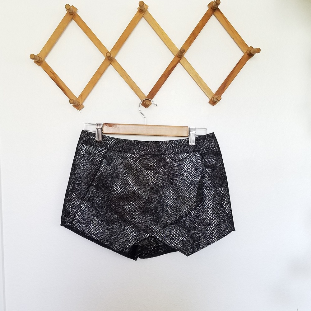 Express Black Snakeskin Short/Skirt Squart Bottoms